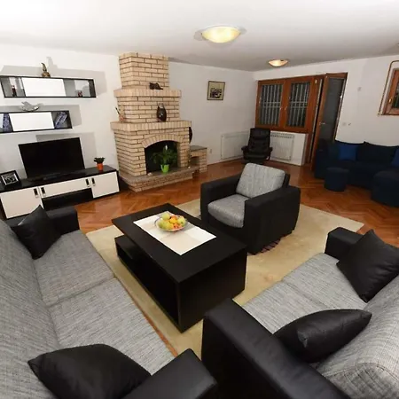 Apartman As *